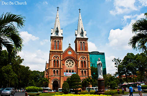 Đặt vé máy bay đi Sài Gòn thăm quan Nhà thờ Đức Bà