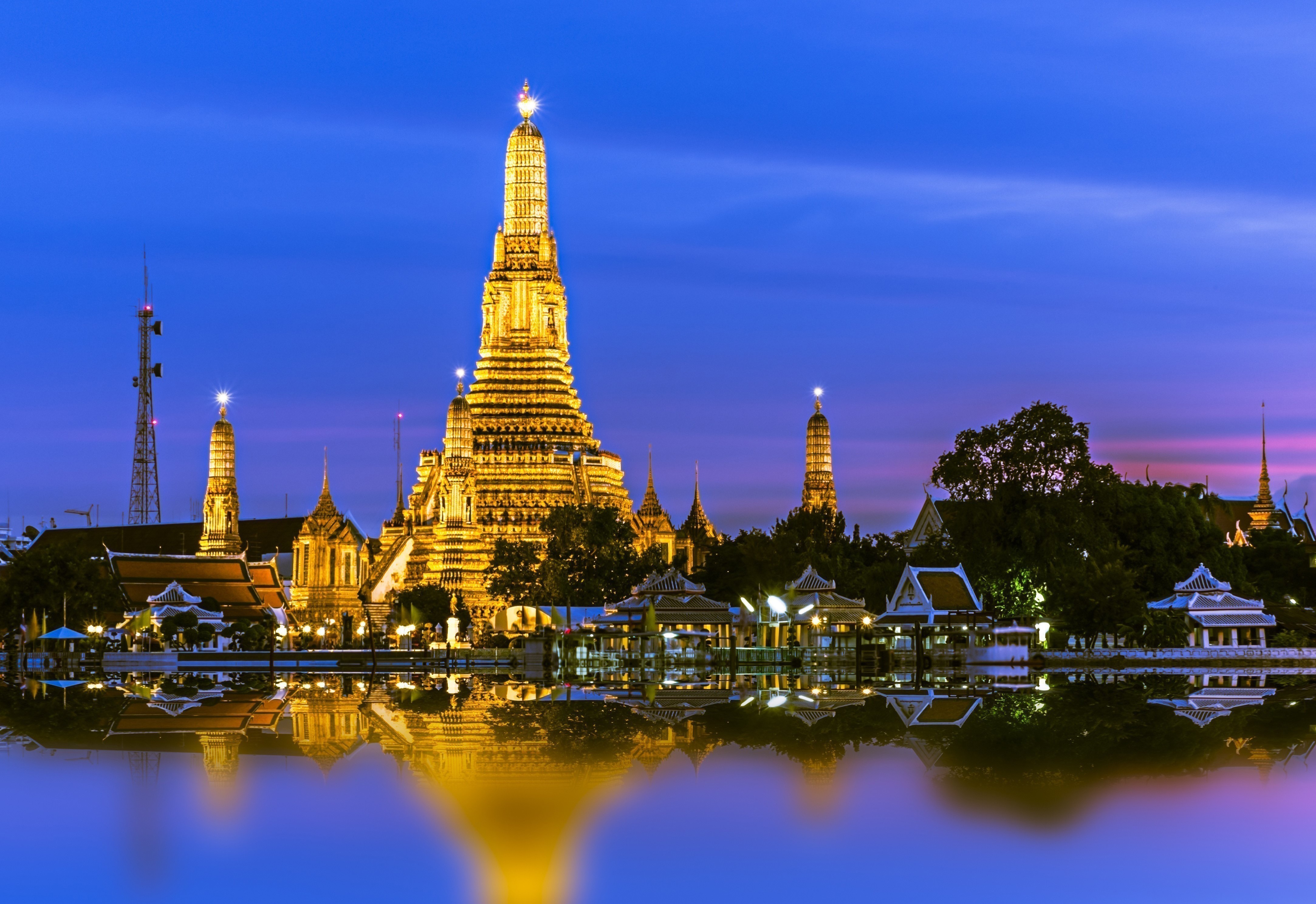 Đặt vé máy bay đi bangkok ngắm nhìn chùa vàng